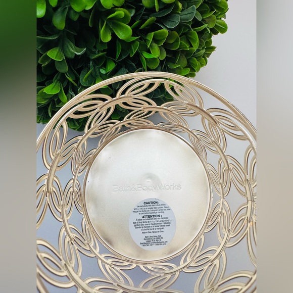 Bath & Body Works Vine Leaf Pedestal 3-Wick Candle Holder -gently used - Picture 3 of 5